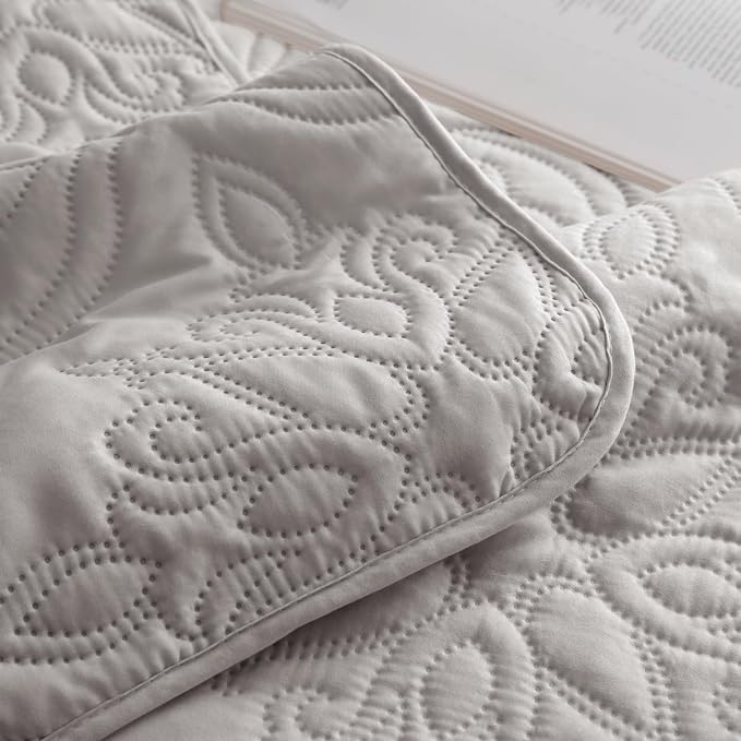 Whale Flotilla Queen Quilt Bedding Set Vintage Damask Reversible Bedspread | Suitable for Bed, 3 Pieces Light Grey Lightweight Breathable Quilts Queen Size, Ultrasonic Coverlet with 2 Pillow Shams