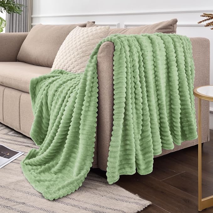 BEDELITE 3D Ribbed Apple Green Fleece Throw Blanket for Couch, 50x60 Inch | Soft Warm Decorative Fluffy Blanket, Cozy Plush Lightweight Fuzzy Throw Blanket for Bed Sofa Home Room Decor, Gift for Women