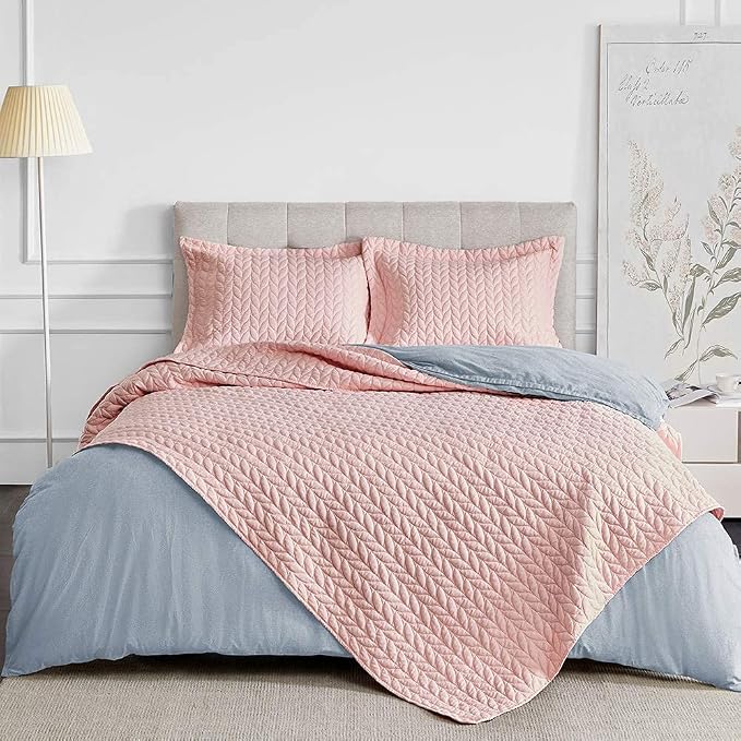 SunStyle Home King Quilt Bedding Set, Lightweight Summer Bedspreads,Pink | Soft Coverlet With 2 Pillow Shams,Morden Style Quilts for All Season,Suitable for Bed,Couch,Bedroom,Guest Room,106"X96"