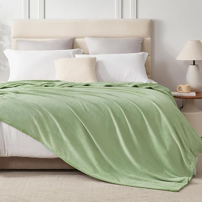 Hansleep King Sage Green Fleece Blanket, Soft Flannel Bed Blanket | Fuzzy Cozy Blanket 90x108 Inches, Multi-use for Bed, Sofa, Couch, Travel, Camping, All Season Warm Lightweight Cover