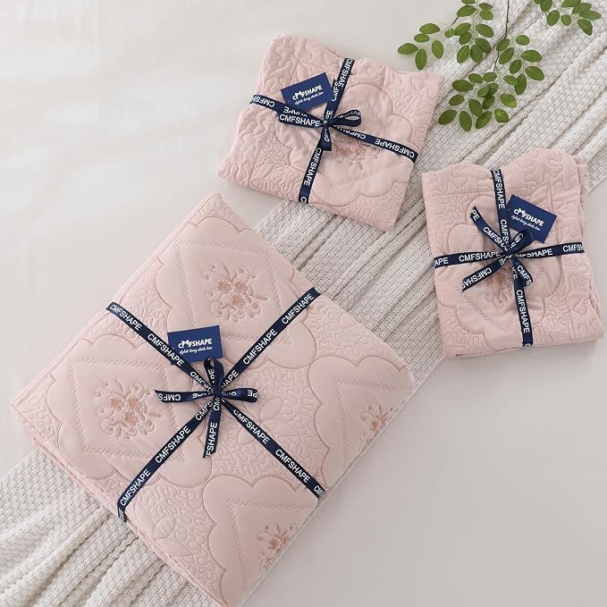 Cmfshape Oversized Floral Embroidery Quilt Set,3 Pieces Super King Quilt Bedding Set,Classic Diamond Pattern Quilt,Ultra Soft Lightweight Reversible Bedspread Coverlet for All Season(Pink,120"x120")