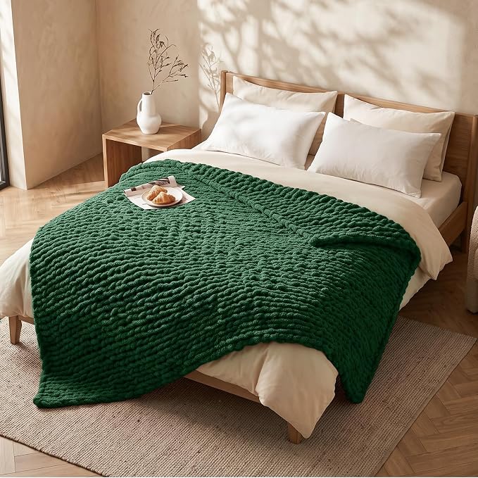 L'AGRATY Chunky Knit Throw Blanket for Couch, 50 x 70 Inches, Olive Green | Handmade Chenille Crochet Blanket for Sofa Bed, Thick Cable Knitted Blankets for Room Home Decor, Birthday Gift for Women Mom