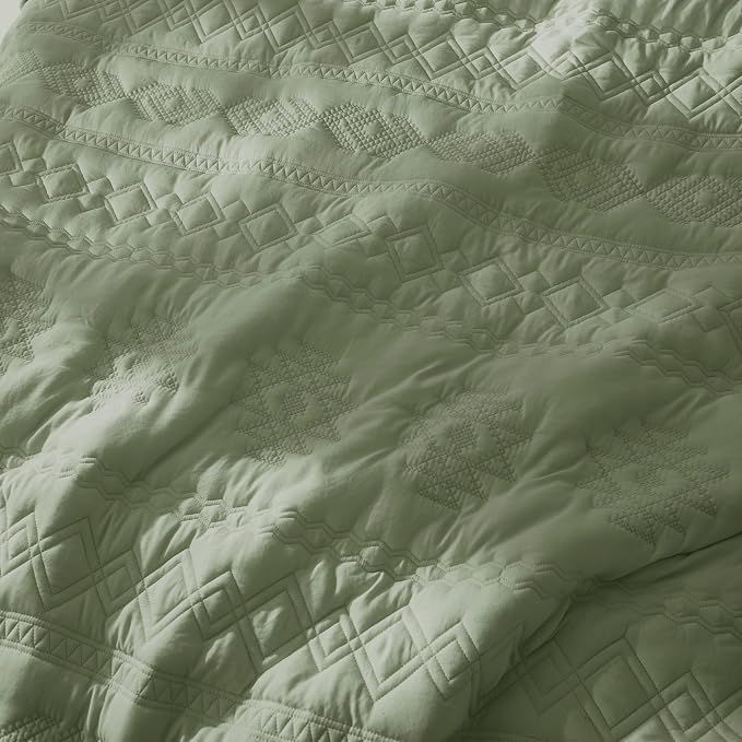 WDCOZY Boho Sage Green Quilts Queen Size Bedding Sets with 2 Pillow Shams, Farmhouse Lightweight Soft Bedspread Coverlet for All Season, 3 Pieces, 90x90 inches