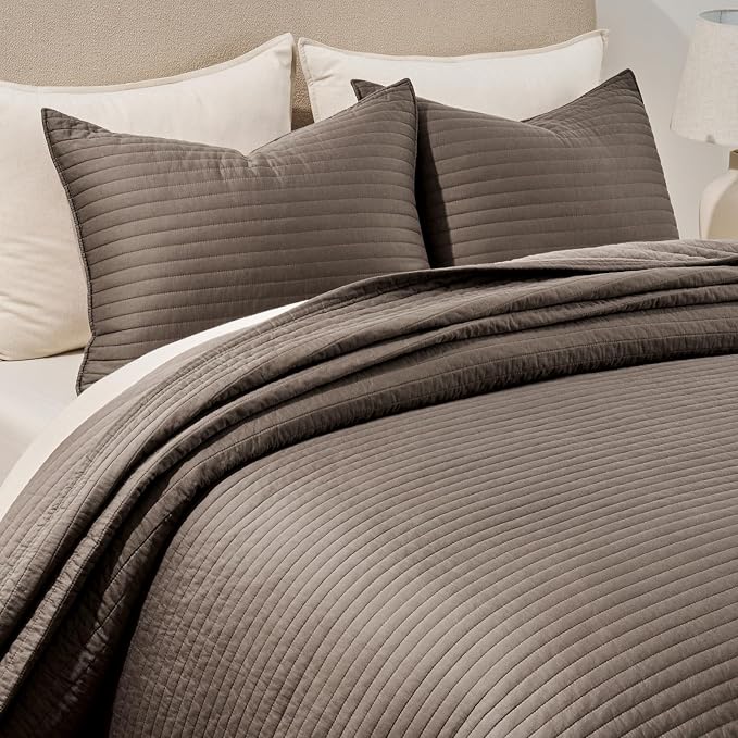 EVERGRACEHOME Cotton Sateen Quilt Set, Oversized Cal King, Mocha Brown | 100% Cotton, Channel Stitch Coverlet Bedspread, Pre-Washed Lightweight Soft Bedding Set for All Season, 3 Piece, with 2 Shams