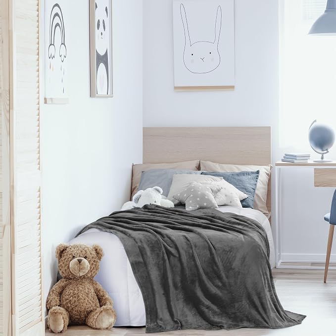 Utopia Bedding Ultra Soft Fleece Bed Blanket Twin Size Grey (60x80 Inches) | Microfiber Plush Lightweight Breathable Cozy Dorm Blanket Anti-Static, All Season Use, Gift for Women and Men
