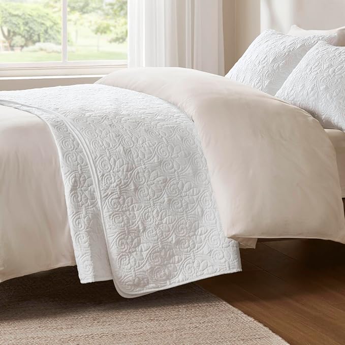 Madison Park Luxurious Cotton Damask Quilt Set, 2PC Twin/Twin XL Bed Set | All Season, Lightweight Stitching Coverlet Bedspread Bedding Stitching with Shams, White