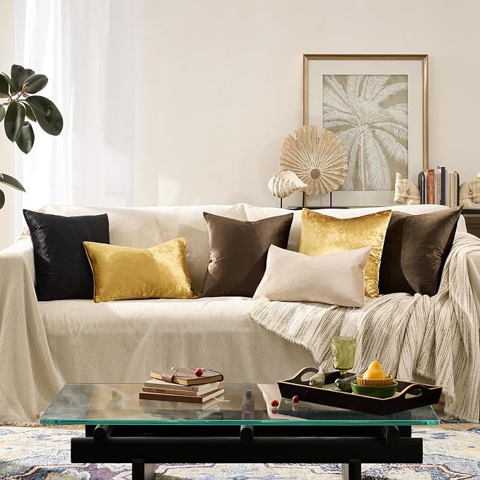 GIGIZAZA Brown Velvet Pillow Covers 20x20 Decorative Pillows Pack of 2 | Throw Pillows for Couch Sofa,280gsm Soft Textured Fabric,Modern Square Pillowcases,Luxury Cushion Covers