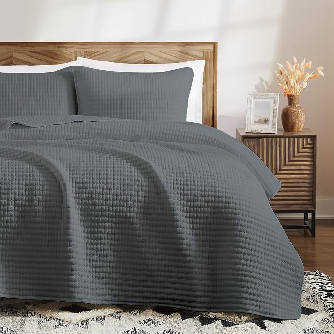 King Size Quilt-Lightweight Bedspreads Grey King Quilt Bedding Set | Soft Coverlet with 2 Pillow Shams for All Seasons, Suitable for Bed, Couch, 3 Pieces, 106"x94"