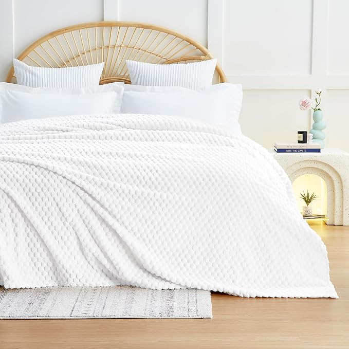 EXQ Home Gentle Soft Fleece Throw Blanket – Cozy Lightweight 3D Imitation Turtle Shell Jacquard Blanket for Couch Bed – All-Season Warm Fuzzy Flannel Blanket for Women Mom Her Gifts(50"x60",White)