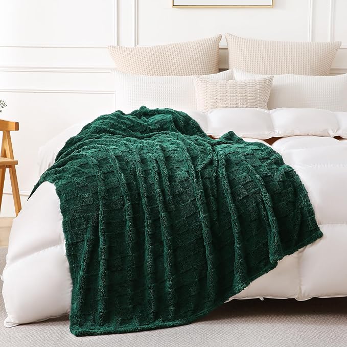 Dark Green Fleece Throw Blanket 50”×70”Checkered Design for Couch | Super Soft Cozy Plush Microfiber 3D Square Pattern Flannel Blanket for Sofa Bed Lightweight for Adults,Women