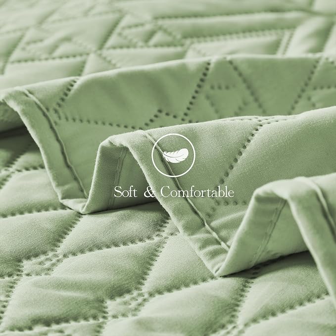 akkialla King/Cal King Size Quilt Bedding Set,Sage Green Lightweight Microfiber Soft Bedspread,Modern Style Geometric Pattern Coverlet Set for All Seasons,3 Piece(1 Quilt,2 Pillow Shams)
