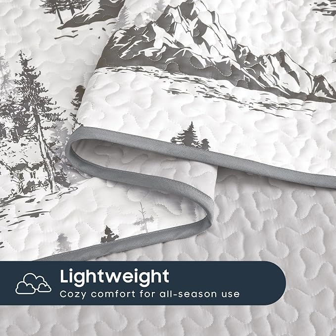 Wake In Cloud - Rustic Quilt Set, Cabin Forest Woodland Camping Theme with Lodge Mountain Print, Reversible Lightweight Bedspread Coverlet, 3 Pieces, Grey White, Queen/Full Size