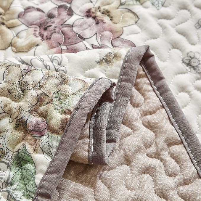 Flysheep 3 Pieces Quilt Set King Size, Beige Floral Reversible Bedspread Coverlet Set, Soft Microfiber Lightweight Bed Cover for All Season (102" x 90", 1 Quilt+ 2 Pillow Shams)