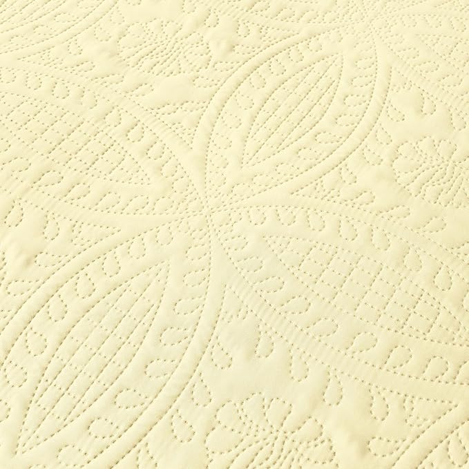 akkialla Butter Yellow Full/Queen Quilt Set,Ultrasonic Lightweight Bedspread Coverlet for Modern Minimalist Bedroom,Soft Microfiber Coin Pattern Bedding,3-Piece (1 Quilt,2 Pillow Shams)