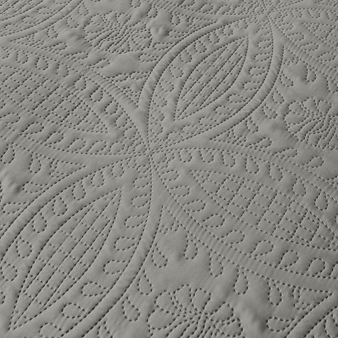 akkialla Dark Grey Twin Quilt Set, Ultrasonic Lightweight Bedspread Coverlet for Modern Minimalist Bedroom, Soft Microfiber Coin Pattern Bedding, 2-Piece (1 Quilt, 1 Pillow Sham) | Breathable fabric