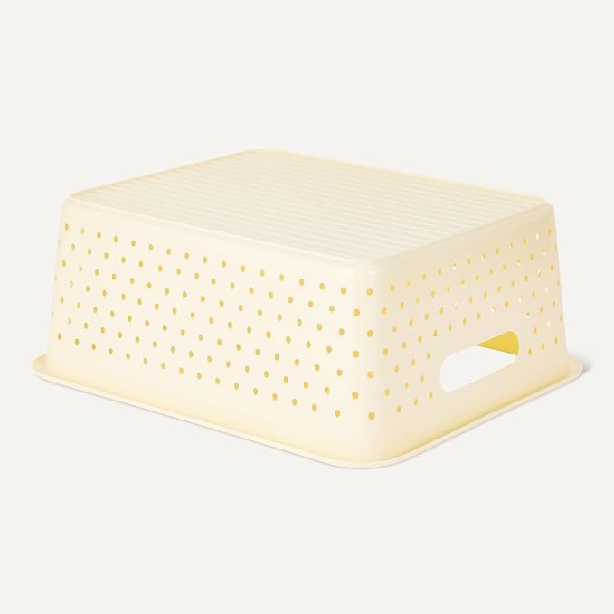 Amazon Basics Decorative BPA-Free Plastic Storage Baskets, 13.66 x 11.34 x 5.39 inches, Ivory, 4-Pack
