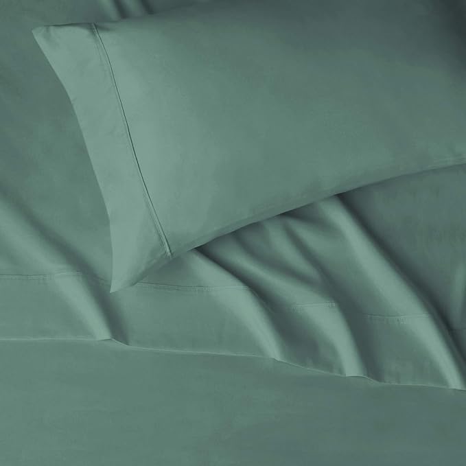 Amazon Basics Lightweight Super Soft Easy Care Wrinkle-Free Breathable Brushed Microfiber 3-Piece Bed Sheet Set with 14-Inch Deep Pockets, Twin XL, Emerald Green, Solid