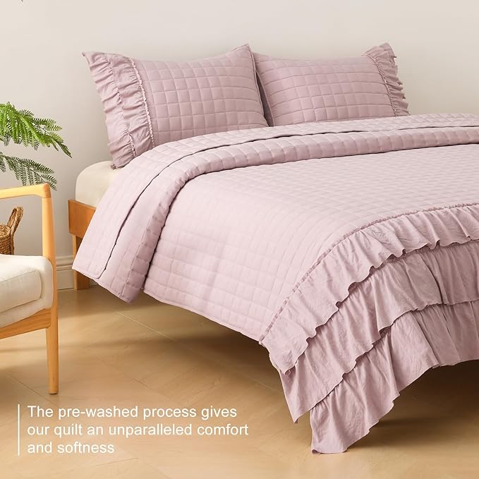 HORIMOTE HOME Dusty Pink Ruffled Quilt Set Queen Size, Classic Geometric Square Stitched Pattern, Pre-Washed Farmhouse Shabby Chic Microfiber Lightweight Bedding Set Bedspread Coverlet for All Season