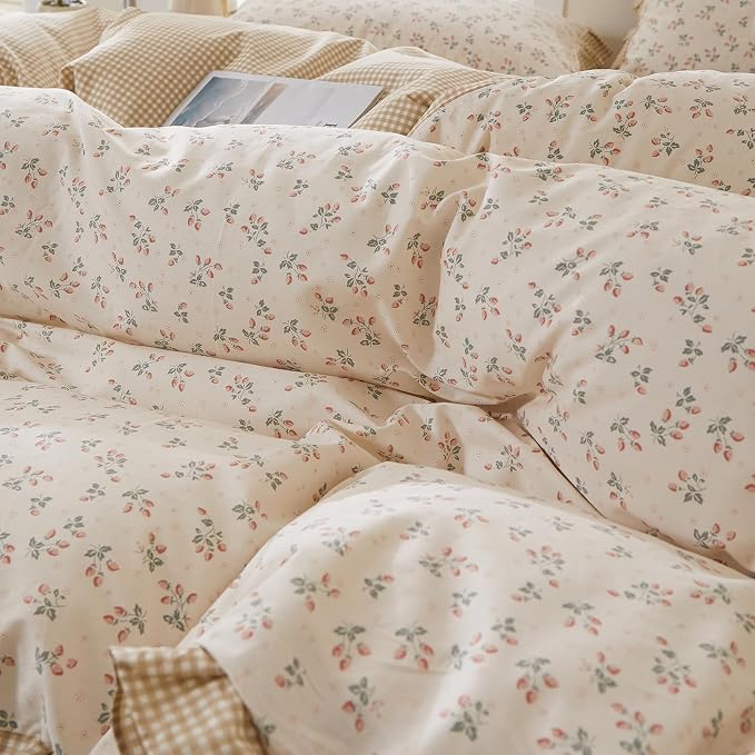 mixinni Beige Floral Duvet Cover King Size, 100% Cotton Cute Strawberry Floral Ruffle Bedding Set, Vintage Cottagecore Reversible Tan Gingham Aesthetic 3PC with Zipper Closure & Pillowcases