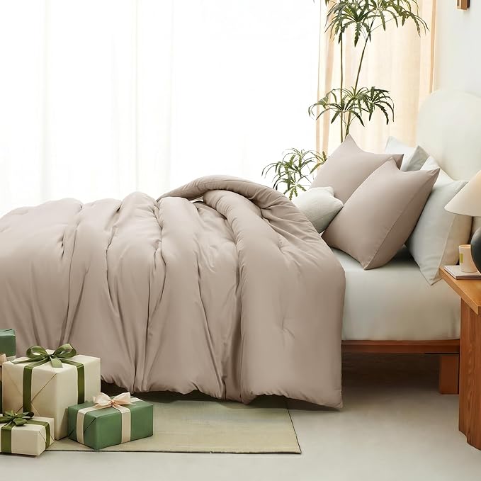 Queen Comforter Set, 3 Pieces Down Alternative Bedding, Wheat | 270 GSM All Season Comforter with 4 Corner Ties for Use as a Duvet Insert, OEKO-TEX Certified, 2 Pillowcases, 88 x 88 in