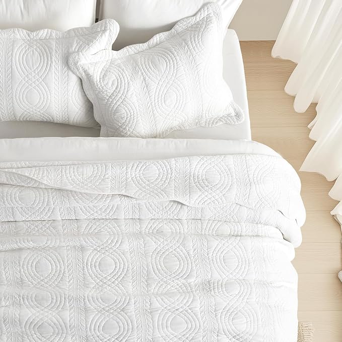100% Cotton Scallop Quilt Set, Queen Size, Bright White | Scalloped Border, Timeless Chic Aesthetic, All-Season Comfort, Perfect French Country Bedroom Decor, 3 Piece Set with 2 Shams