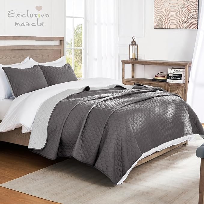 Exclusivo Mezcla Reversible Twin Quilt Bedding Set, Grey | Lightweight Bedspreads with 1 Pillow Sham, Soft Microfiber, All Season Bed Coverlets for Dorm Bedroom Guest Room, 68x88 Inch