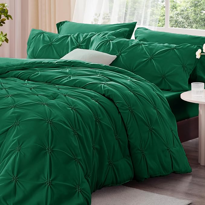 BEDELITE Twin Comforter Set Forest Green,Lightweight & Soft Comforter | Pintuck Boho Bedding, Warm & Cute Bed Set for All Season,With 1 Pillowcase