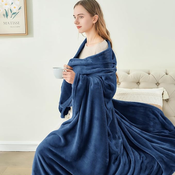 BEDELITE Fleece Blanket Soft Plush Throw for Couch Navy 50"x70" | Ultra Soft Fleece, Plush Microfiber, Lightweight Warmth, All Season Comfort, Fade Resistant, Machine Washable, Couch Sofa Bed