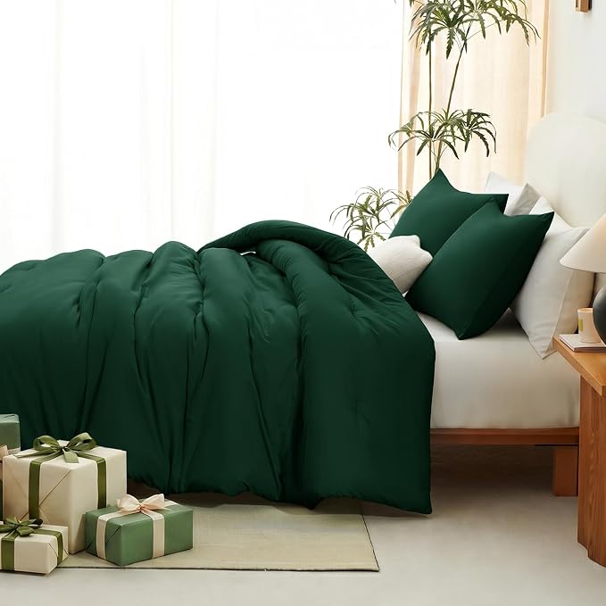 Queen Comforter Set 3 Pieces Down Alternative Bedding Emerald Green | 270 GSM All Season Comforter with 4 Corner Ties for Use as a Duvet Insert, OEKO-TEX Certified, 2 Pillowcases, 88 x 88 in