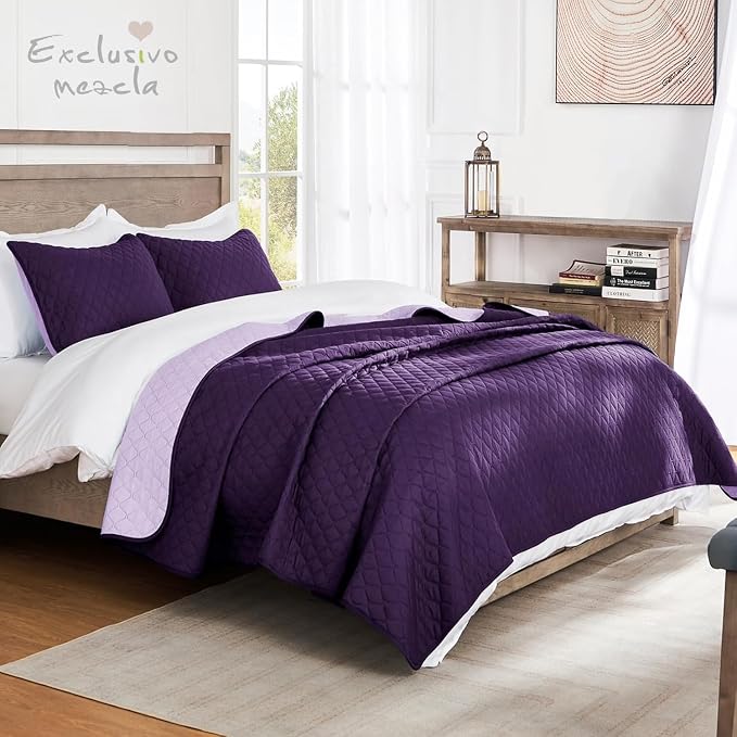 Exclusivo Mezcla Reversible Twin Quilt Bedding Set, Deep Purple | Lightweight Bedspreads with 1 Pillow Sham, Soft Microfiber, All Season Bed Coverlets for Dorm Bedroom Guest Room, 68x88 Inch