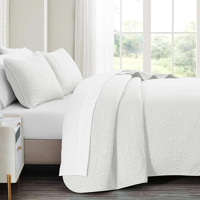 akkialla Twin Quilt Bedding Set,White Ultrasonic Quilt Set,Lightweight Soft Bedspread Coverlet,Modern Style Coin Pattern Bed Cover for All Seasons,2 Piece(1 Quilt,1 Pillow Sham)