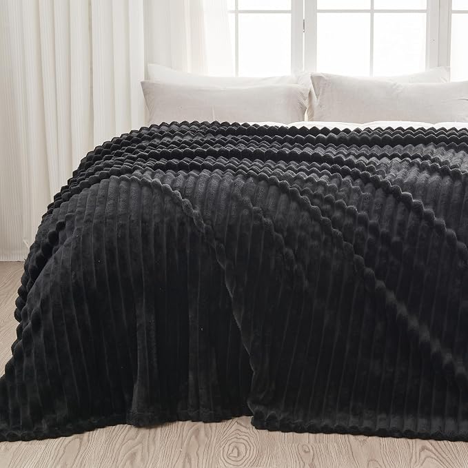 NEWCOSPLAY Fleece Ribbed Cozy Queen Blanket for Couch, Black, 90"x90" | Premium Silky Flannel Blanket, Soft Lightweight Fluffy Throw Blanket for Bed Sofa Decor, Gift for All Season Use