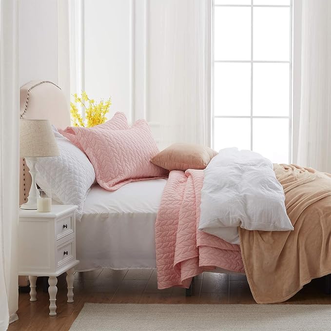 SunStyle Home King Quilt Bedding Set, Lightweight Summer Bedspreads,Pink | Soft Coverlet With 2 Pillow Shams,Morden Style Quilts for All Season,Suitable for Bed,Couch,Bedroom,Guest Room,106"X96"