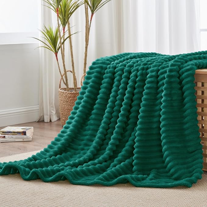 BEDELITE Ribbed Fleece Throw Blanket for Couch, Emerald Green, 50"x60" | Ultra-Soft Plush Fleece, Cozy, Warm Yet Lightweight, Ribbed Texture, Home Decor, Machine Washable, Giftable, All-Season Use