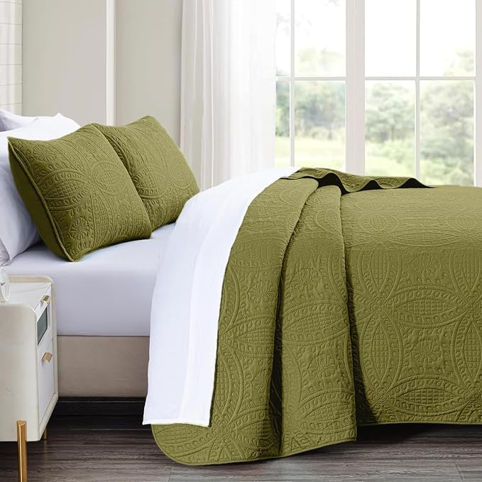 akkialla 118"x106" Olive Green California King Quilt Set, Oversized Floor-Length Bedspread, Modern Coin Pattern Microfiber Coverlet, 3-Piece All Season Bedding with 2 Pillow Shams