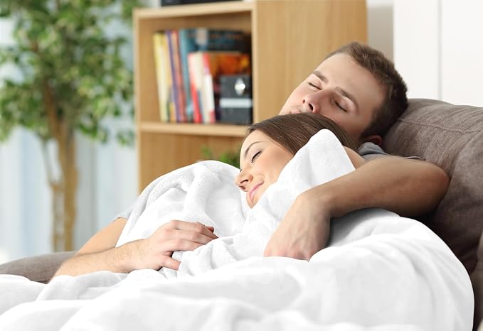 Utopia Bedding Ultra Soft Fleece Bed Blanket Twin Size White (60x80 Inches) | Microfiber Plush Warm Lightweight Breathable Cozy Blanket Anti-Static, All Season Use, Gift for Women and Men