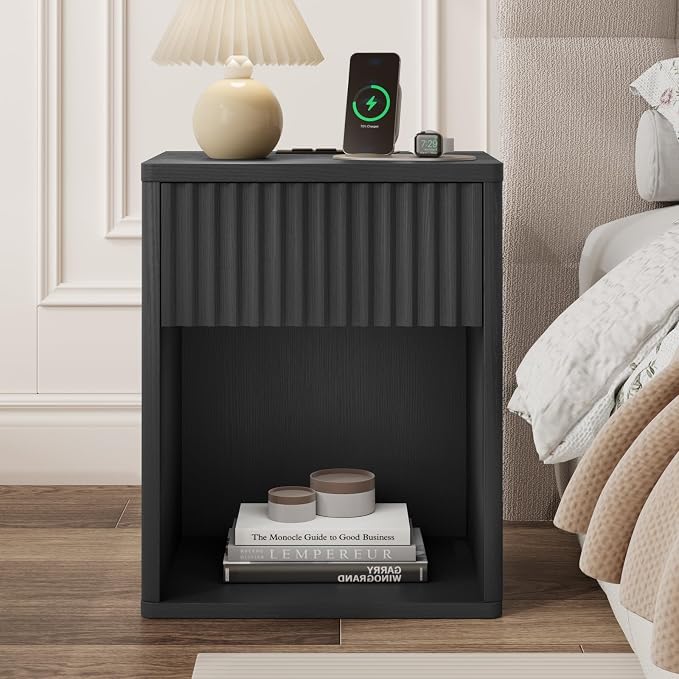 Fluted Black Nightstands Set of 2 w/Charging Station, Wooden End Table Bed Side Table with Curved Drawer, Mid Century Modern Fluted Night Stand with Rounded Edge for Bedroom, Living Room