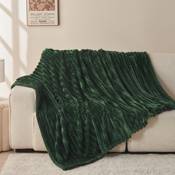 NEWCOSPLAY Fleece Ribbed Cozy Twin Blanket for Couch, Dark Green, 60"x80" | Premium Silky Flannel Blanket, Soft Lightweight Fluffy Throw Blanket for Bed Sofa Decor, Gift for All Season Use