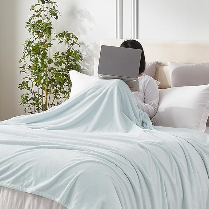 Hansleep Twin Ice Blue Fleece Blanket, Soft Flannel Bed Blanket | Fuzzy Cozy Blanket 60x80 Inches, Multi-use for Bed, Sofa, Couch, Travel, Camping, All Season Warm Lightweight Cover