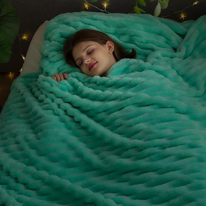 NEWCOSPLAY Fleece Ribbed Cozy King Blanket for Couch, Aqua, 90"x110" | Premium Silky Flannel Blanket, Soft Lightweight Fluffy Throw Blanket for Bed Sofa Decor, Gift for All Season Use