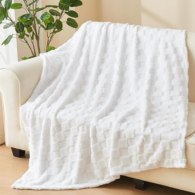 NEWCOSPLAY 3D Checkered Flannel Twin Blanket, White Checkered, 60"x80" | Super Soft Cute Lightweight Decorative Premium Silky Fleece Blanket for Couch Sofa Bed, Gift for Women Men, All Season Use