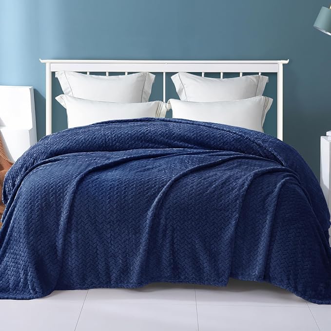 Exclusivo Mezcla Soft Fleece Bed Blanket Twin Size, 60”x80”, Navy Blue | Cozy Fluffy Lightweight Blankets for Summer, Decorative Plush Flannel Throws for Living Room, Bedroom with Leaves Pattern