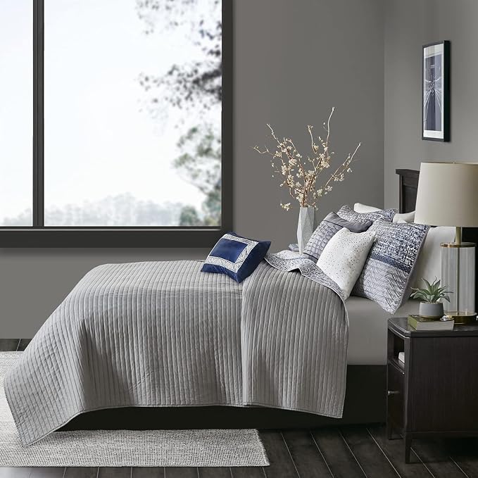 Madison Park Lustrous Jacquard Lightweight Navy King Quilt Set, 6pc | All Season Bedding Set, Glitter Accent Coverlet Set, Machine Washable, Cozy, Breathable, Soft, Modern, Casual