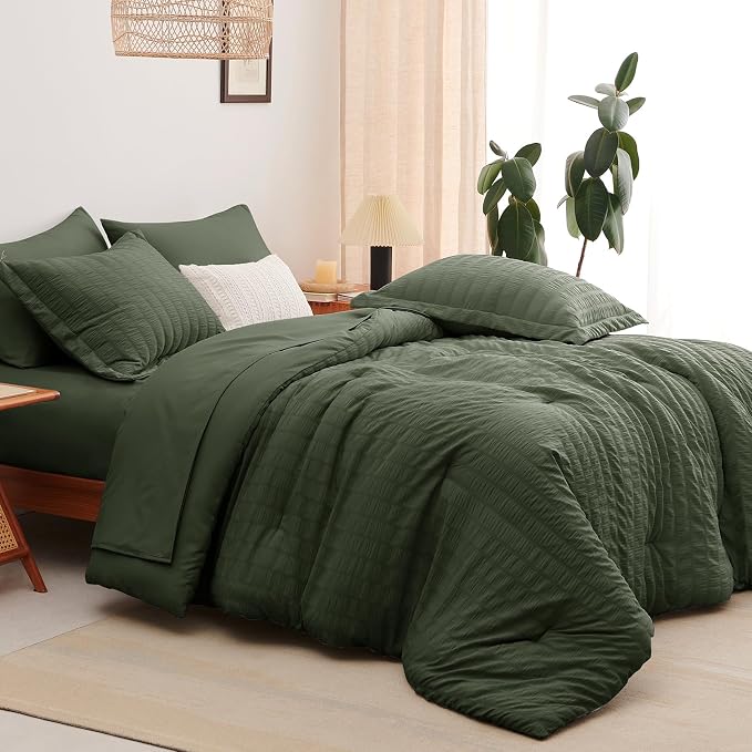 Queen Comforter Set, 7 Pieces Dark Green Seersucker Bed in a Bag | OEKO-TEX Certified, All Season Bedding Set with 240 GSM Down Alternative Comforter, Flat & Fitted Sheets, Pillowcases & Shams