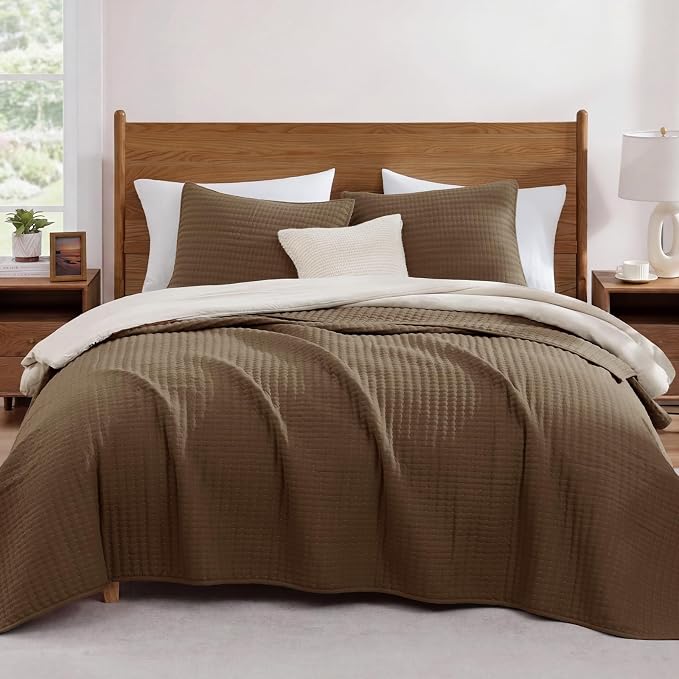King Size Quilt-Lightweight Coffee Bedspreads King Quilt Bedding Set | Soft Coverlet with 2 Pillow Shams for All Seasons, Suitable for Bed, Couch, 3 Pieces, 106"x94"