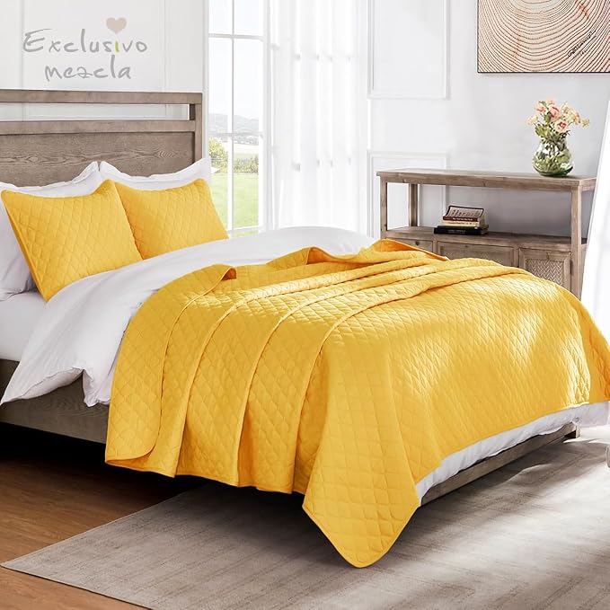 Exclusivo Mezcla Reversible Full Queen Quilt Bedding Set, Bright Yellow | Lightweight Bedspreads with 2 Pillow Shams, Soft Microfiber, All Season Bed Coverlets for Bedroom Guest Room, 90x96 Inch