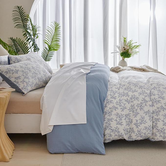 Floral Queen Comforter Set Soft 3 Pieces Chic Crinkle Gauze Fabric Garden Style Blue Floral Print Botanical Flower Comforter for All Seasons Luxury Warmth Comfy Breathable with 2 Pillowcases