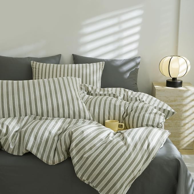 King Comforter Set Grey Striped Comforter Set, Reversible 3 Pieces Striped Bedding Set for All Seasons, Retro Stripes Pattern Printed Comforter with 2 Pillowcases Fluffy Soft Lightweight Bed Set