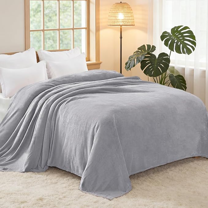 Exclusivo Mezcla Soft Fleece Blanket Twin Size for Bed, Light Grey | 60x80 Inches, Double-Sided Brushed Flannel, Lightweight Plush Cozy Blanket for Home Decor, All Season, Machine Washable