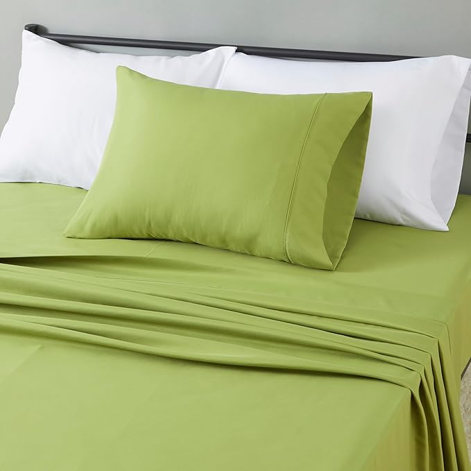 Amazon Basics Lightweight Microfiber 3-Piece Bed Sheet Set, Twin XL, Oliver Light, Solid